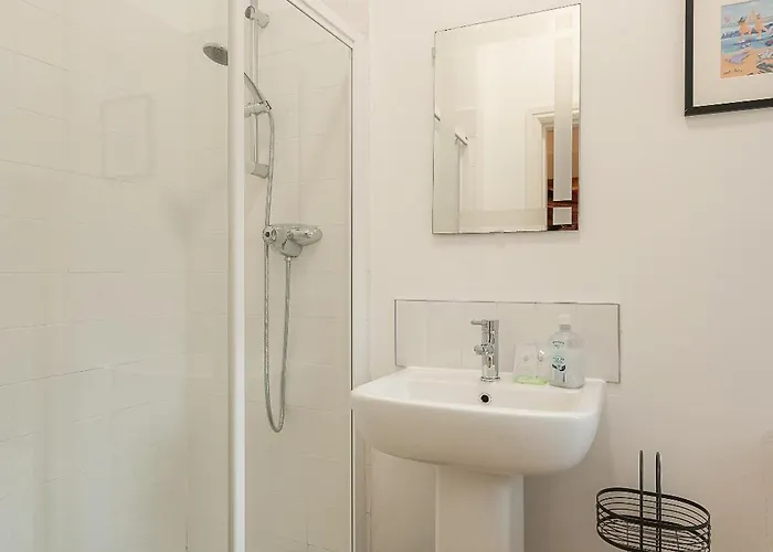 The Funky Robin - アパート *