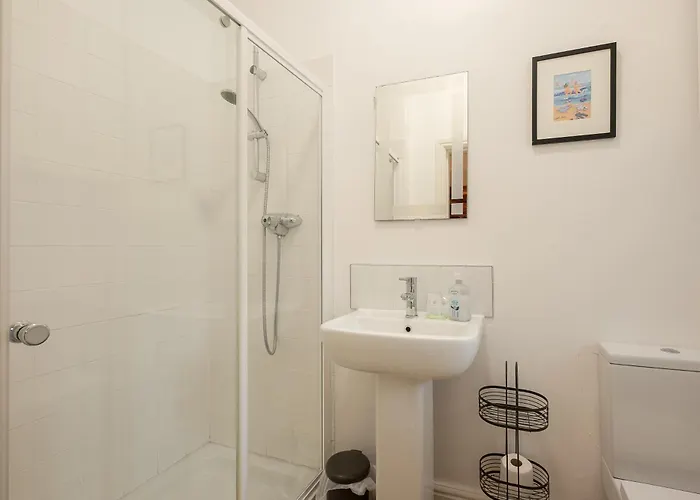 The Funky Robin - アパート *